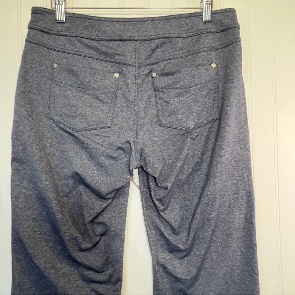 ATHLETA Capri Pants Sz. Medium - Picture 6 of 15